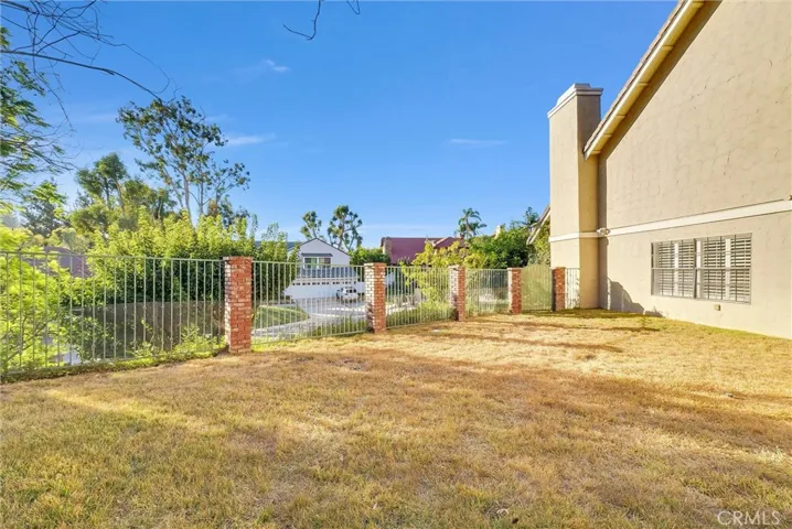 676 S Pathfinder Trail, Anaheim Hills, California 92807