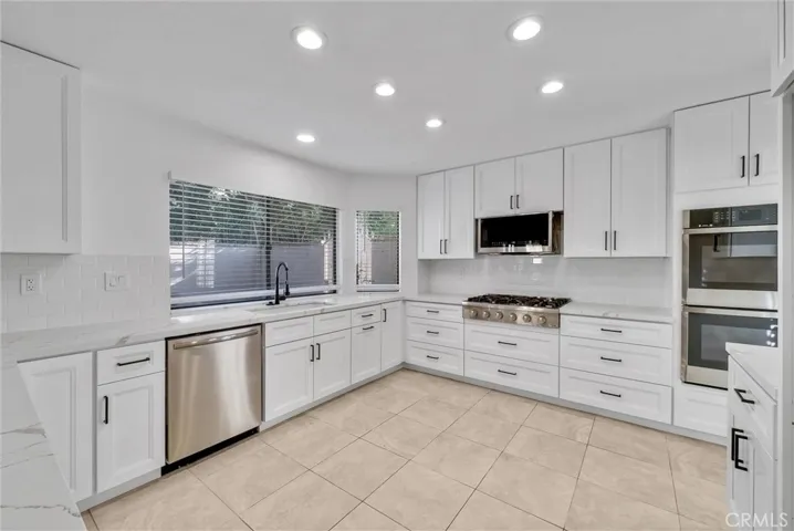 676 S Pathfinder Trail, Anaheim Hills, California 92807