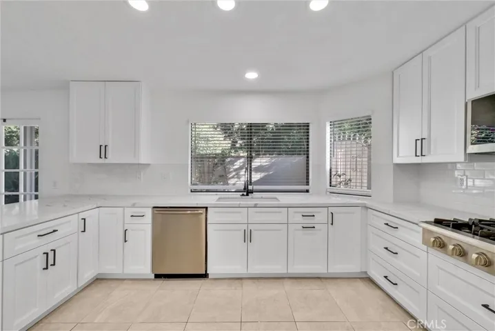 676 S Pathfinder Trail, Anaheim Hills, California 92807
