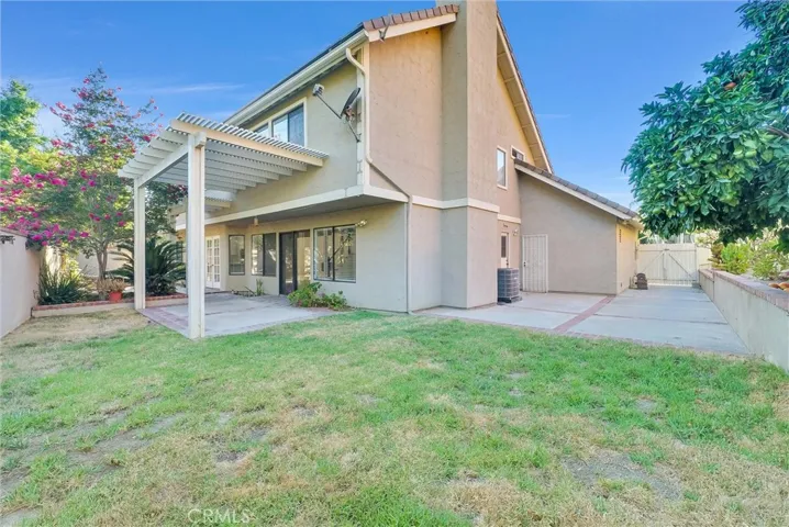676 S Pathfinder Trail, Anaheim Hills, California 92807