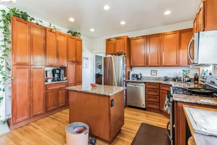 405 - Kitchen