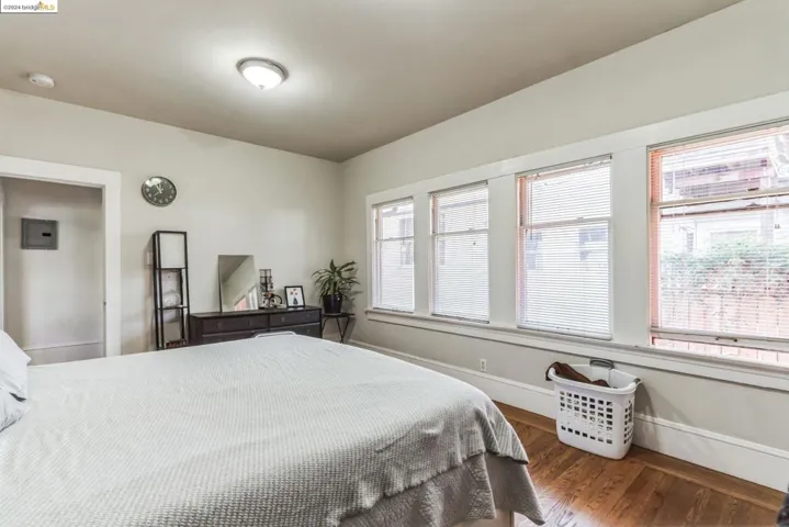 405 Huge Bedroom