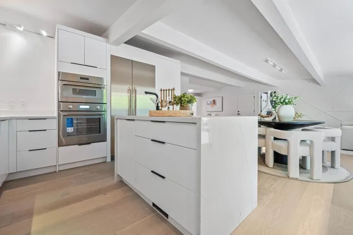 850 Wintergreen Way, Palo Alto, California 94303