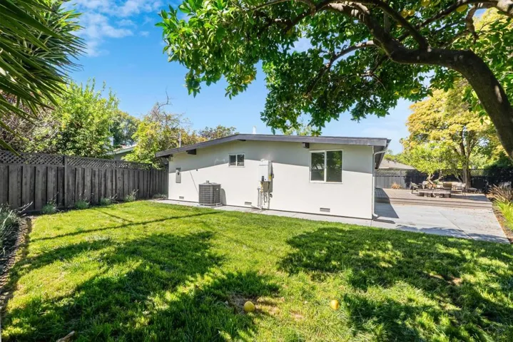 850 Wintergreen Way, Palo Alto, California 94303