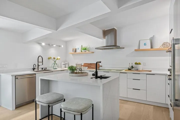 850 Wintergreen Way, Palo Alto, California 94303