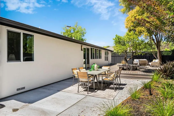 850 Wintergreen Way, Palo Alto, California 94303