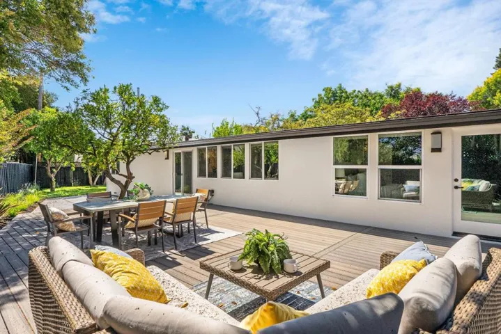 850 Wintergreen Way, Palo Alto, California 94303