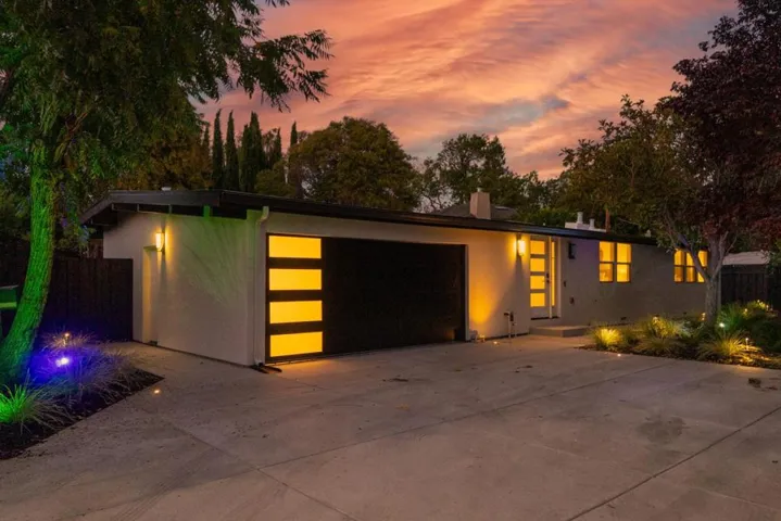 850 Wintergreen Way, Palo Alto, California 94303