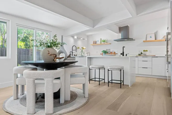 850 Wintergreen Way, Palo Alto, California 94303