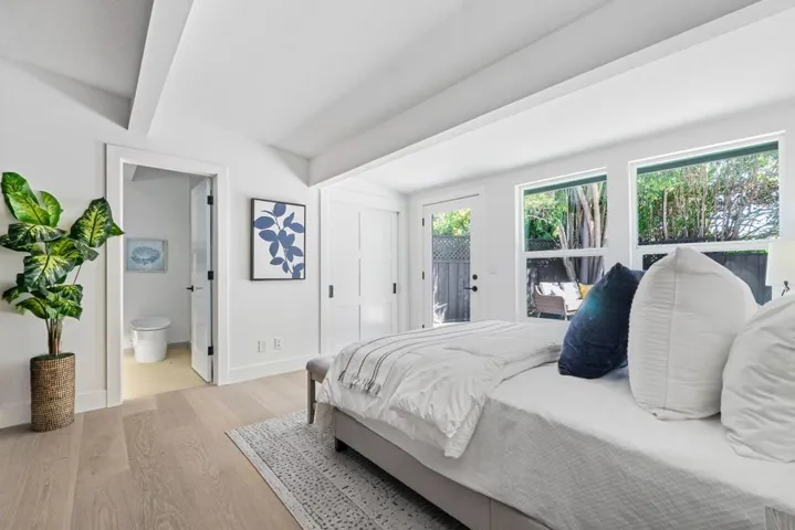 850 Wintergreen Way, Palo Alto, California 94303