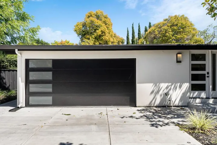 850 Wintergreen Way, Palo Alto, California 94303