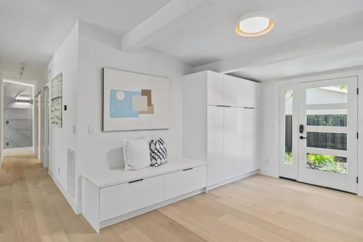 850 Wintergreen Way, Palo Alto, California 94303