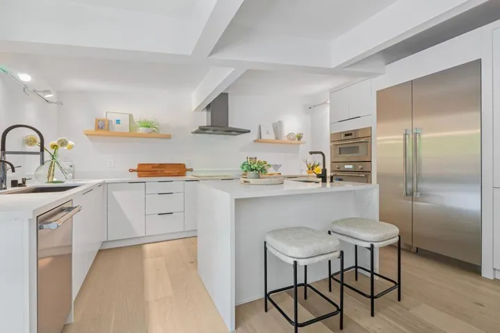 850 Wintergreen Way, Palo Alto, California 94303