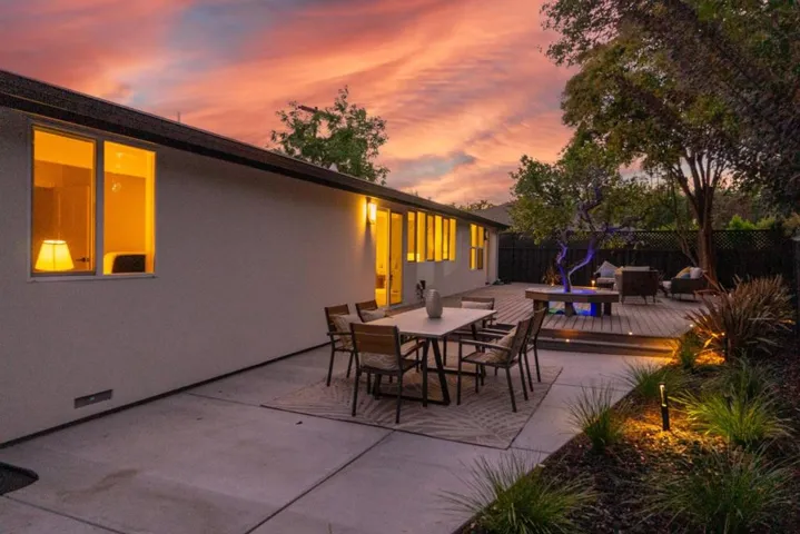 850 Wintergreen Way, Palo Alto, California 94303