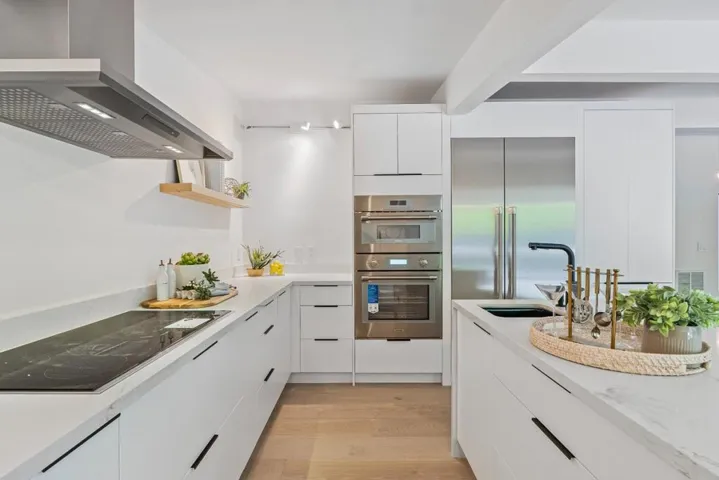 850 Wintergreen Way, Palo Alto, California 94303