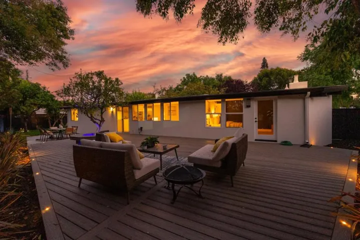 850 Wintergreen Way, Palo Alto, California 94303