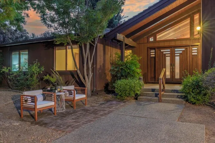 14131 Woodview Lane, Saratoga, California 95070