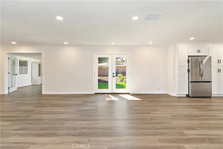 7441 Farralone Avenue, Canoga Park, California 91303