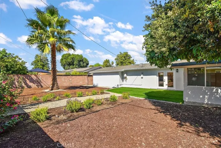 7441 Farralone Avenue, Canoga Park, California 91303