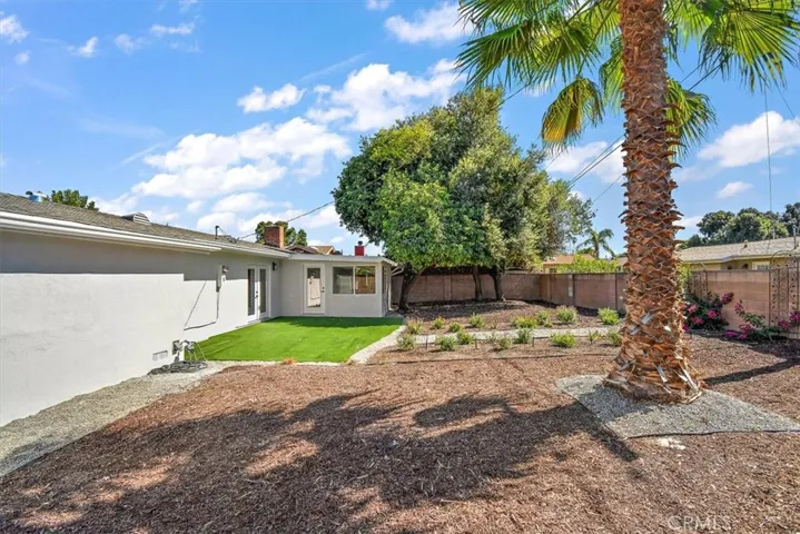 7441 Farralone Avenue, Canoga Park, California 91303