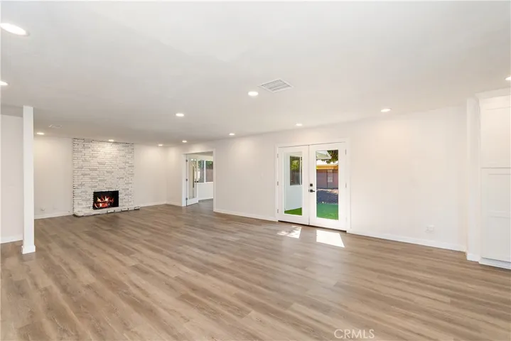 7441 Farralone Avenue, Canoga Park, California 91303
