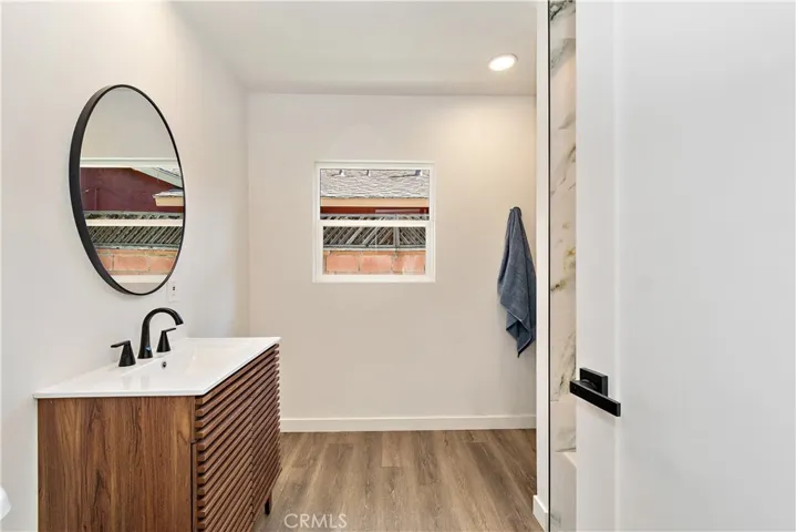 7441 Farralone Avenue, Canoga Park, California 91303