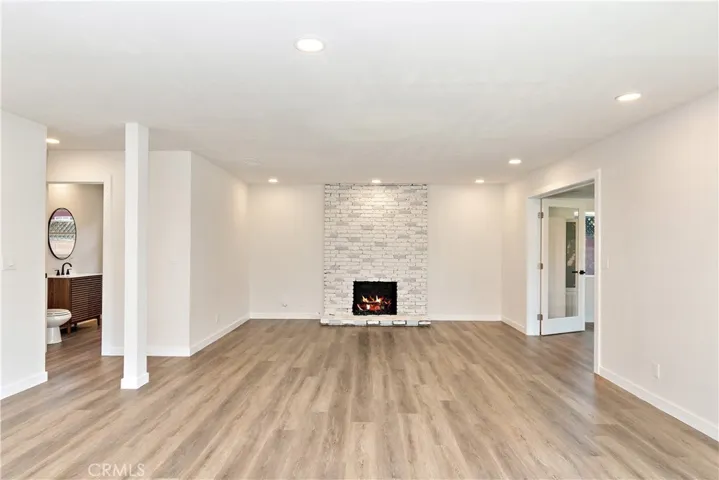 7441 Farralone Avenue, Canoga Park, California 91303
