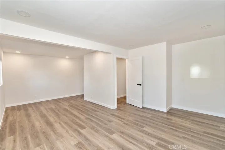 7441 Farralone Avenue, Canoga Park, California 91303