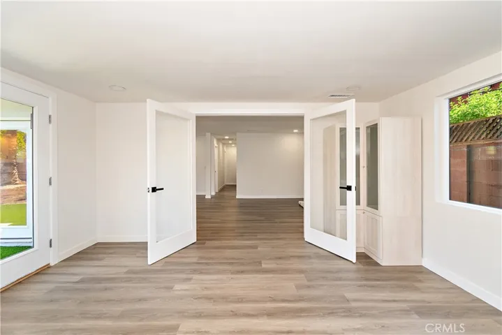 7441 Farralone Avenue, Canoga Park, California 91303