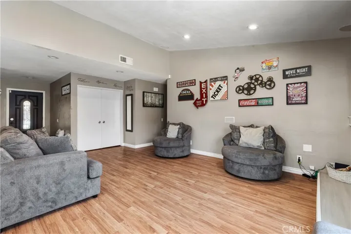 3895 New Haven Drive, Riverside, California 92505