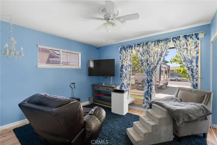 2nd bedroom