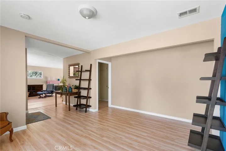 609 E Evergreen Avenue, Santa Maria, California 93454
