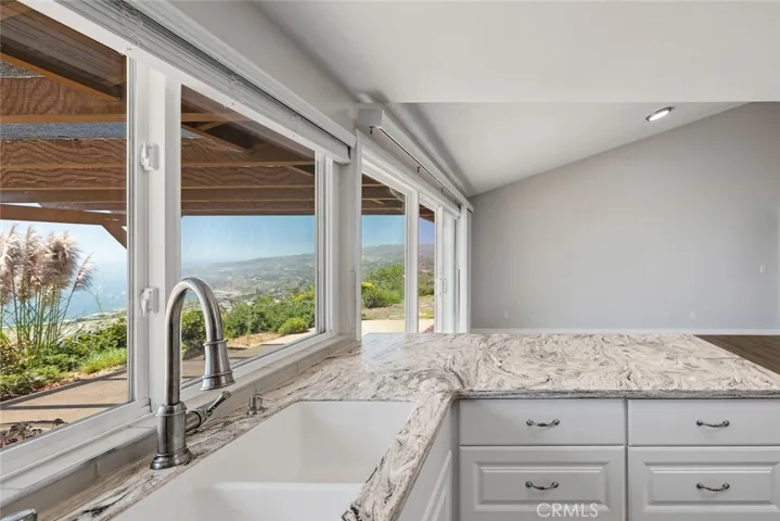 3418 Seaglen Drive, Rancho Palos Verdes, California 90275