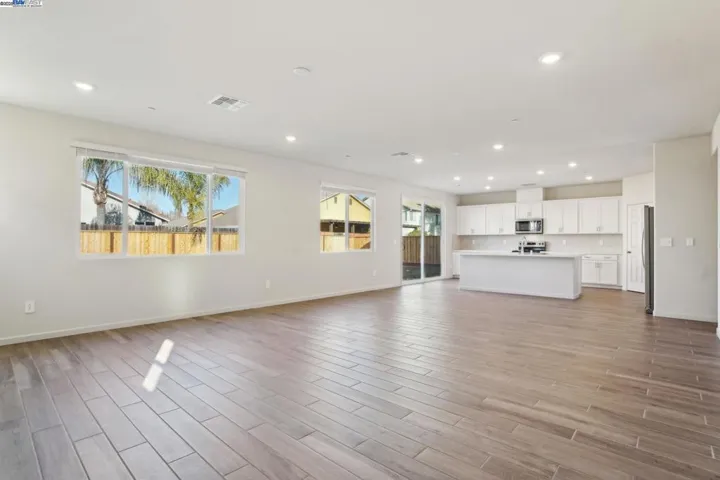 5325 Cardinal Street, Antioch, California 94509