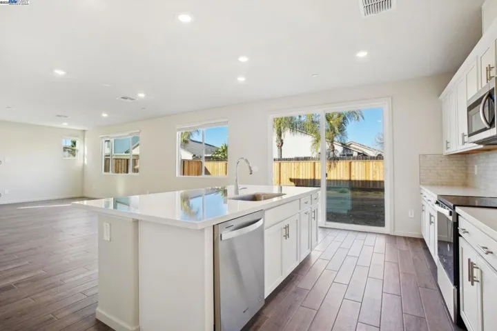 5325 Cardinal Street, Antioch, California 94509