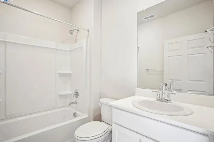 5325 Cardinal Street, Antioch, California 94509