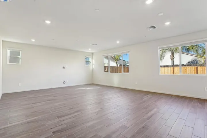 5325 Cardinal Street, Antioch, California 94509