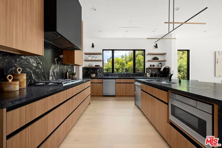 2817 Patricia Avenue, Los Angeles, California 90064