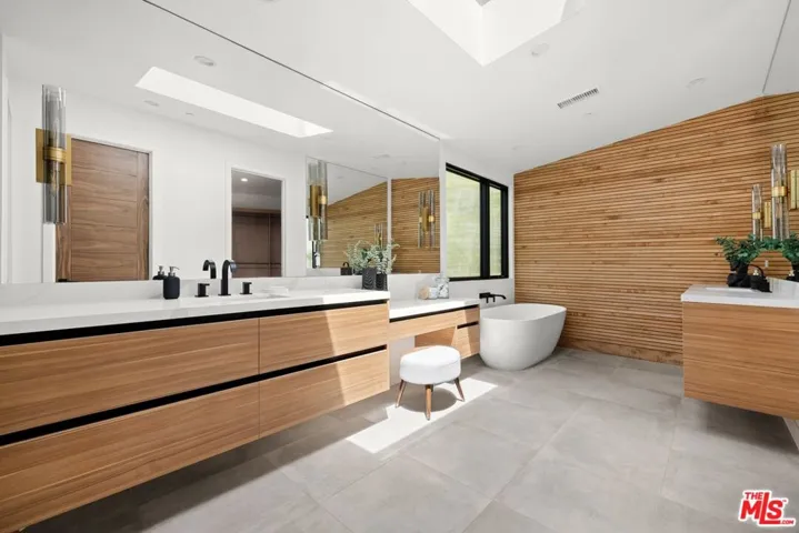 2817 Patricia Avenue, Los Angeles, California 90064