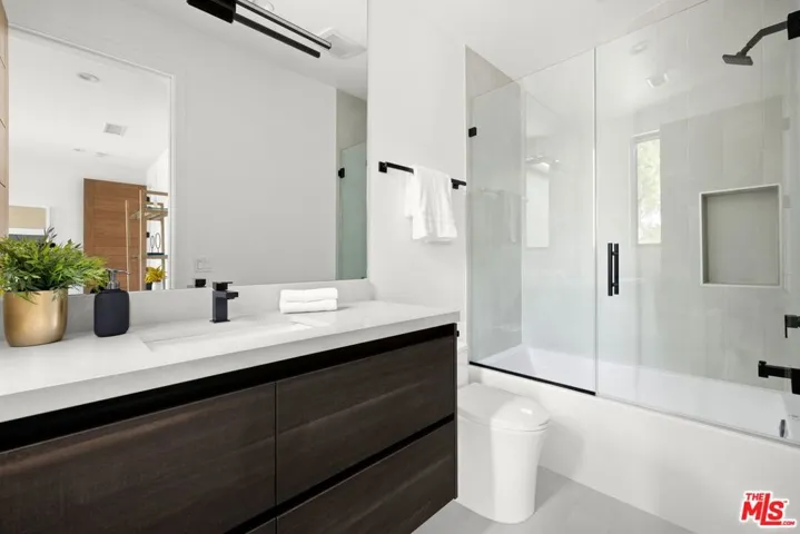 2817 Patricia Avenue, Los Angeles, California 90064