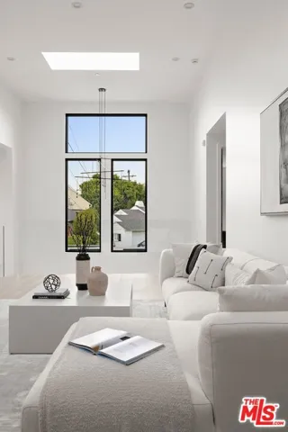 2817 Patricia Avenue, Los Angeles, California 90064