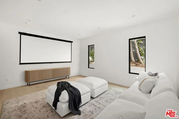 2817 Patricia Avenue, Los Angeles, California 90064