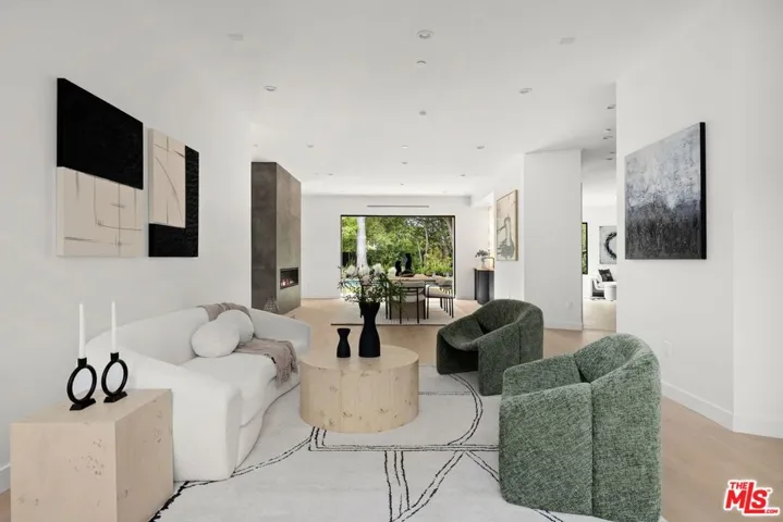 2817 Patricia Avenue, Los Angeles, California 90064