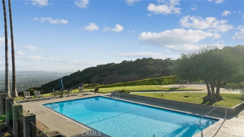 884 W Highpoint Drive, Claremont, California 91711