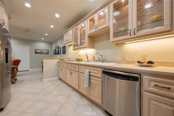 884 W Highpoint Drive, Claremont, California 91711