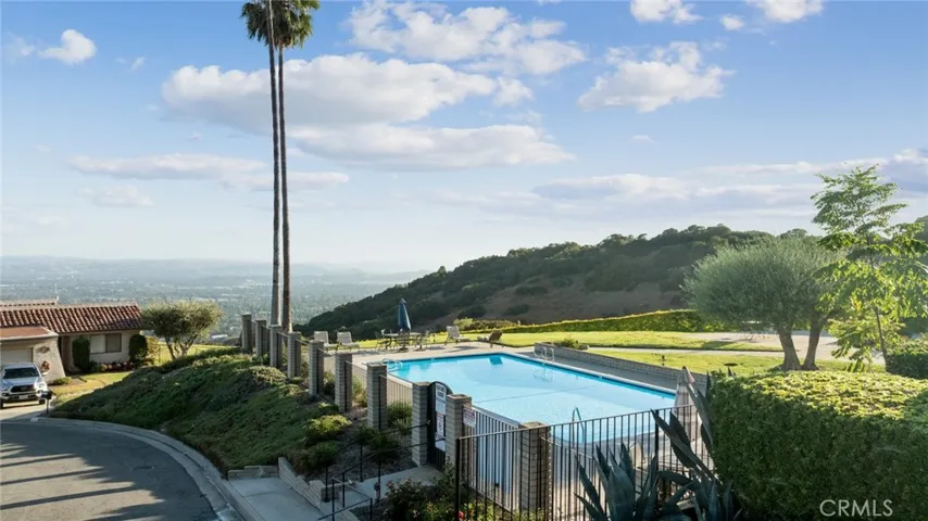 884 W Highpoint Drive, Claremont, California 91711