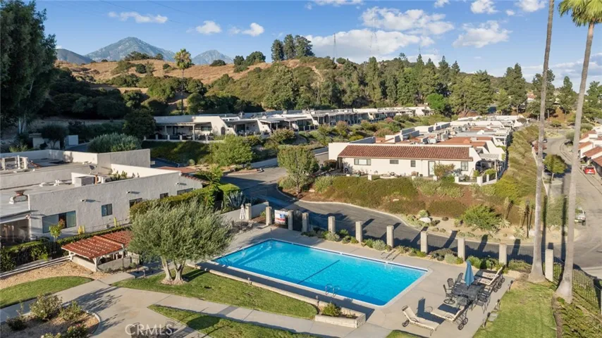 884 W Highpoint Drive, Claremont, California 91711