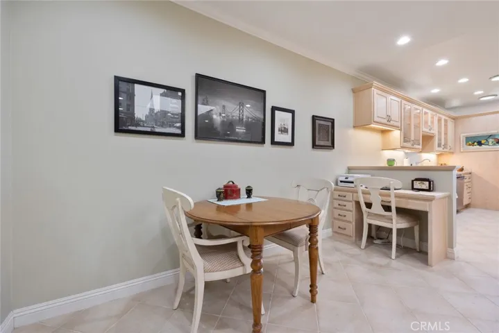 884 W Highpoint Drive, Claremont, California 91711