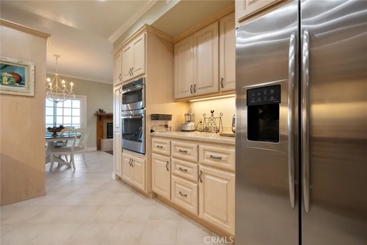 884 W Highpoint Drive, Claremont, California 91711