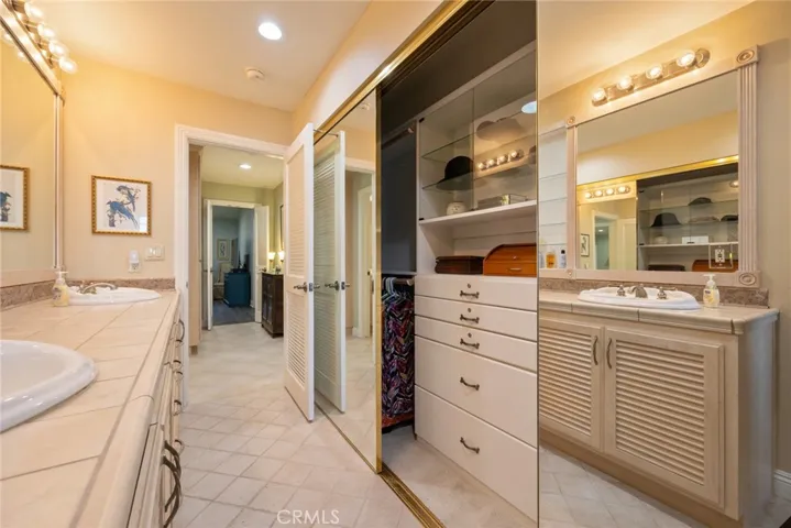 884 W Highpoint Drive, Claremont, California 91711